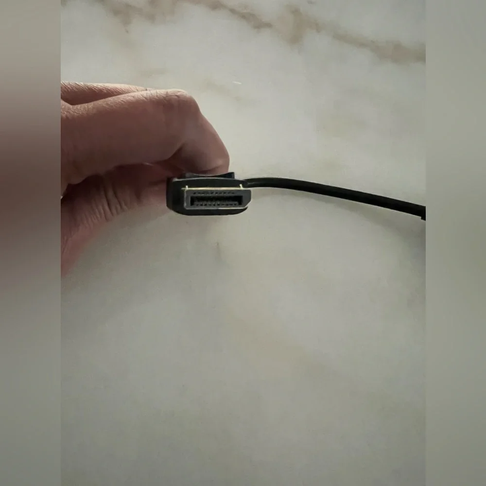 Display Port Male to VGA Female Adapter - NEW